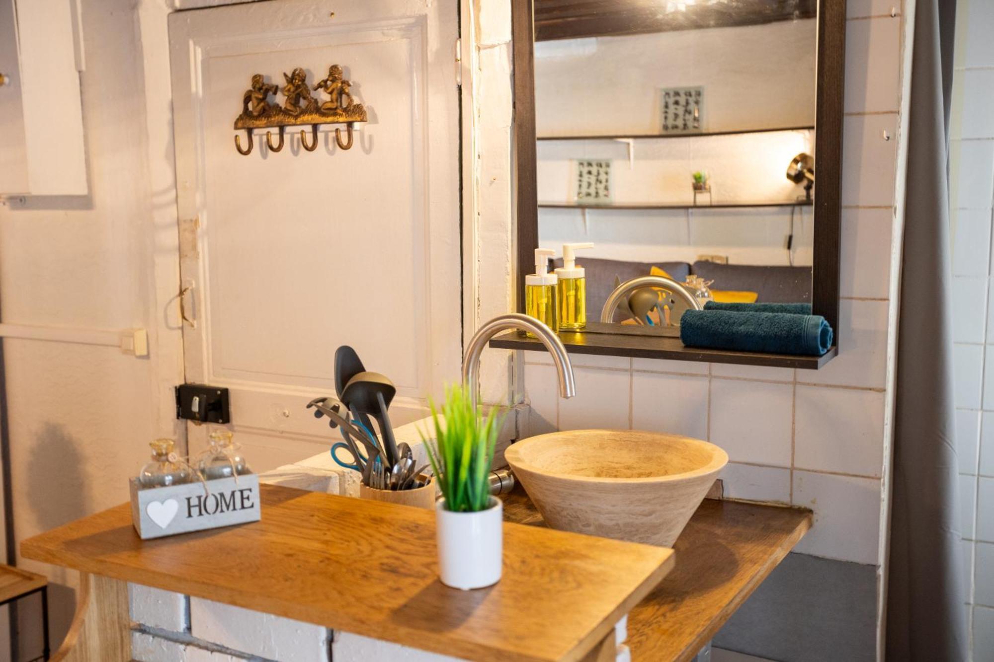 Studio Cosy Romantique En Plein Coeur De Paris Apartamento Exterior foto